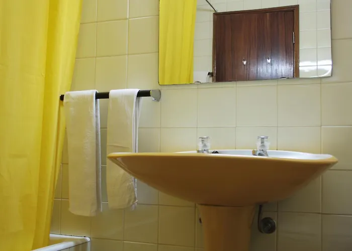 Pensao Suissa Πανσιόν *